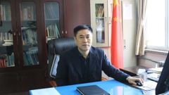 星光不问赶路人 风雨无阻更向前